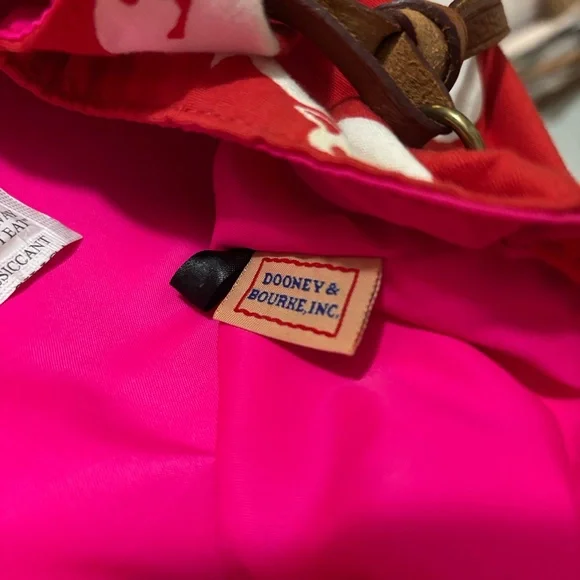 Dooney & Bourke Duck Print travel Shoulder Bag - Picture 4 of 17